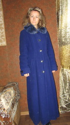 длинное зимнее пальто синего цвета , цена снижена
